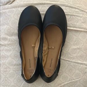 Time and Tru Women's Black Ballet Flats